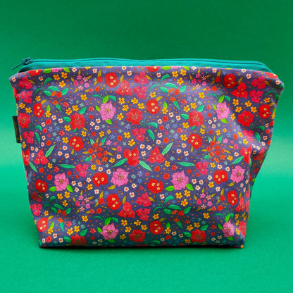 Astuccio con zip con base