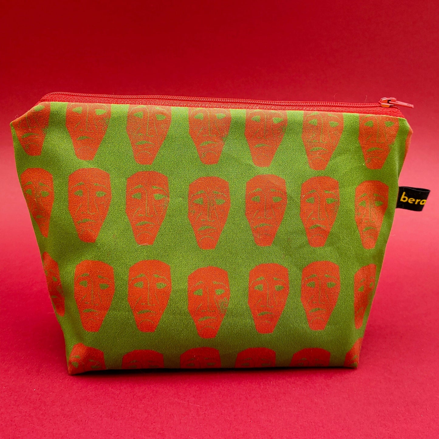 Astuccio con zip con base