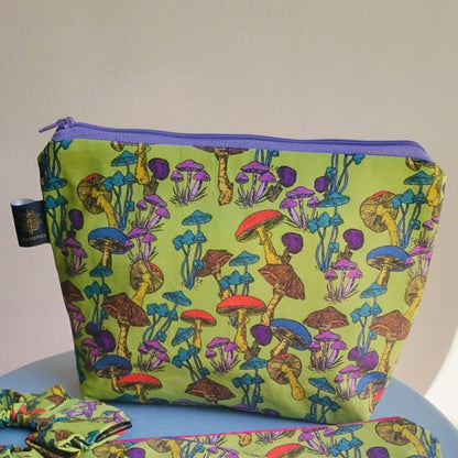 Astuccio con zip con base